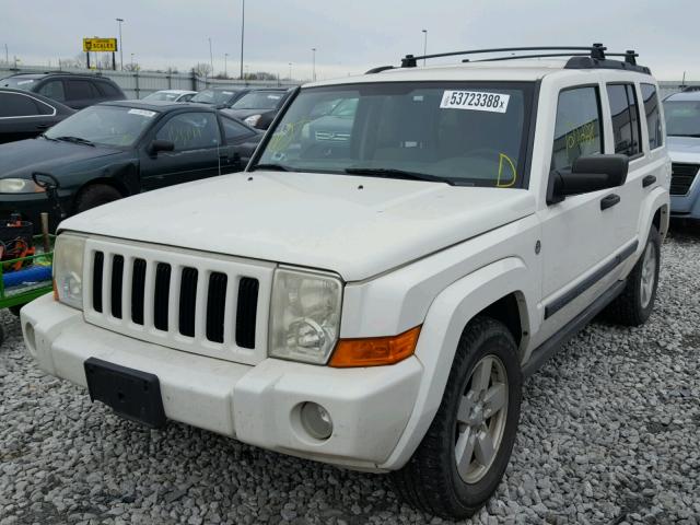 1J8HG48N56C104893 - 2006 JEEP COMMANDER WHITE photo 2