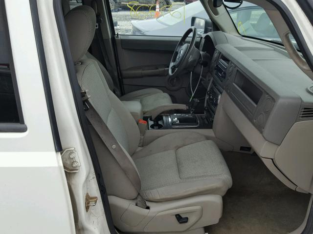 1J8HG48N56C104893 - 2006 JEEP COMMANDER WHITE photo 5