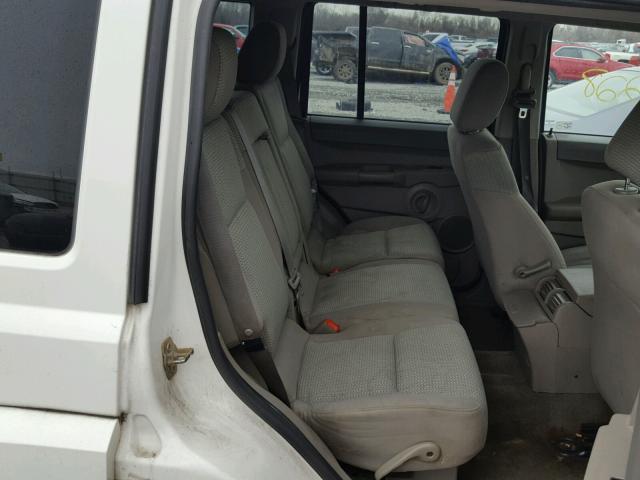 1J8HG48N56C104893 - 2006 JEEP COMMANDER WHITE photo 6