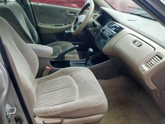 1HGCG5645WA054866 - 1998 HONDA ACCORD LX TAN photo 5