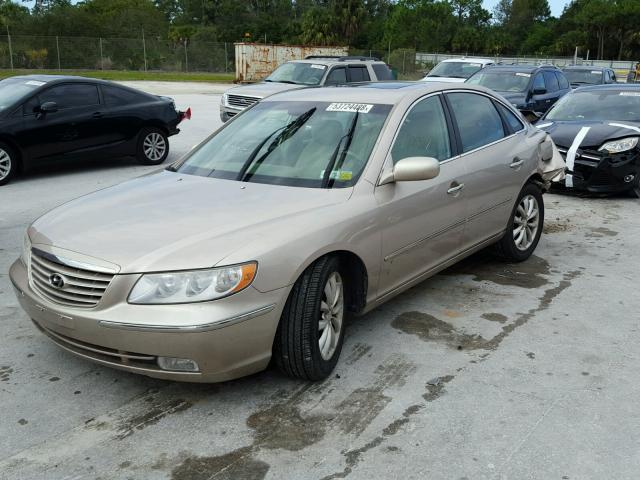 KMHFC46F97A207586 - 2007 HYUNDAI AZERA SE TAN photo 2