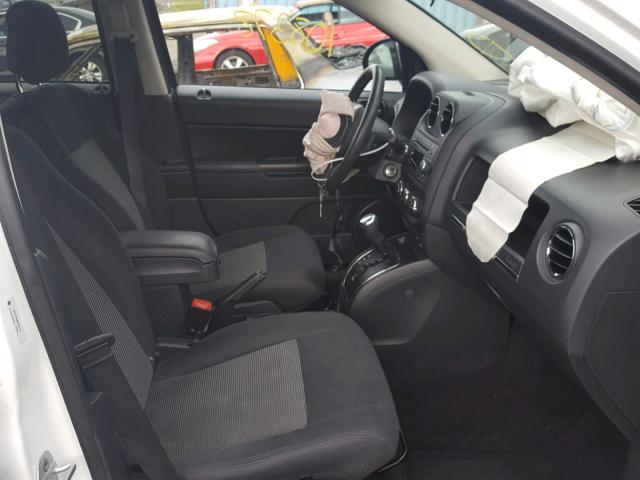 1J4NF1FB3BD281171 - 2011 JEEP COMPASS SP თეთრი ფოტო 5