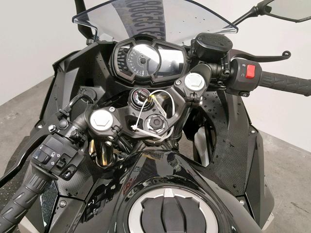 JKAEXKG16JDA12804 - 2018 KAWASAKI EX400 BLACK photo 17