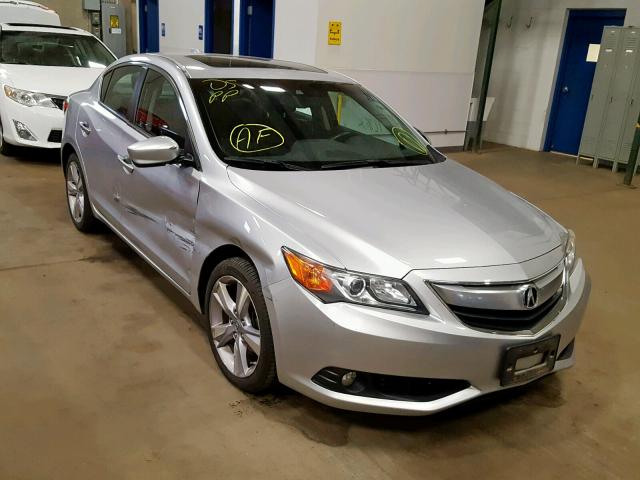 19VDE1F73DE008287 - 2013 ACURA ILX 20 TEC SILVER photo 1