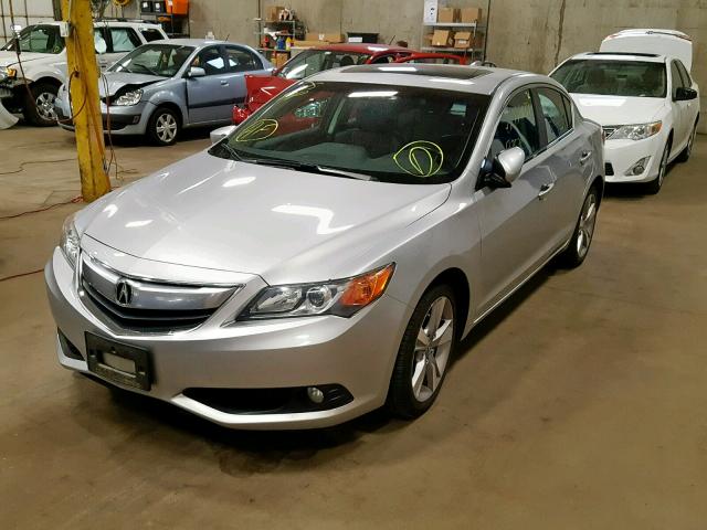 19VDE1F73DE008287 - 2013 ACURA ILX 20 TEC SILVER photo 2