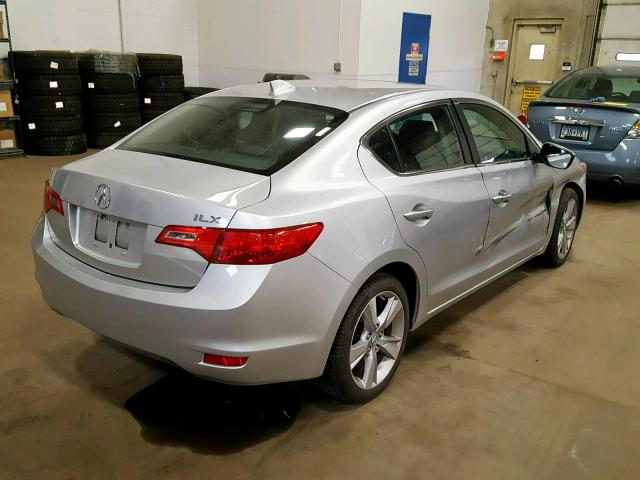 19VDE1F73DE008287 - 2013 ACURA ILX 20 TEC SILVER photo 4