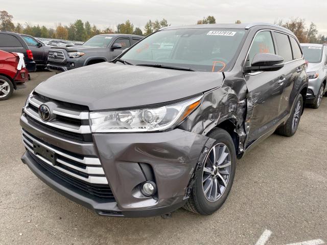 5TDJZRFH9JS523267 - 2018 TOYOTA HIGHLANDER GRAY photo 2