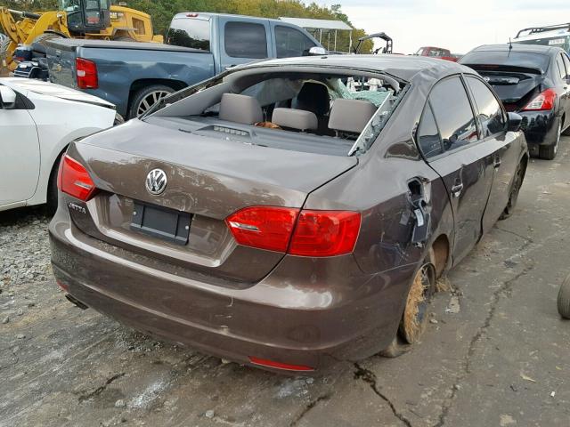 3VW2K7AJ6EM209179 - 2014 VOLKSWAGEN JETTA BASE BROWN photo 4