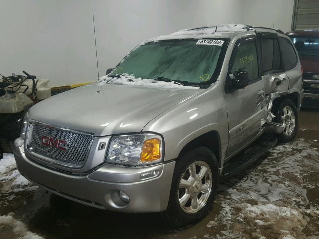 1GKDT13S652360840 - 2005 GMC ENVOY SILVER photo 2