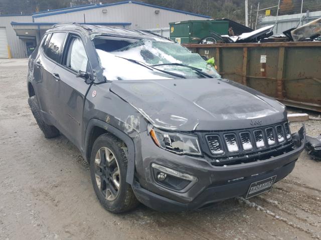 3C4NJDDB5JT174673 - 2018 JEEP COMPASS TR GRAY photo 1