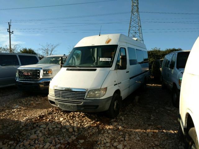 WD2YD542735544078 - 2003 DODGE SPRINTER 3 WHITE photo 2