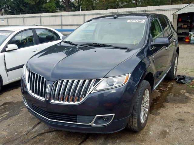 2LMDJ6JK7DBL48884 - 2013 LINCOLN MKX BLUE photo 2