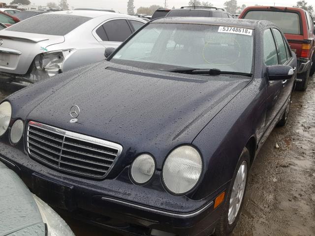 WDBJF65J11B228245 - 2001 MERCEDES-BENZ E 320 BLUE photo 2