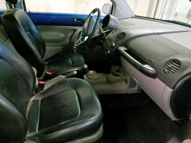 3VWCP21C81M459477 - 2001 VOLKSWAGEN NEW BEETLE 蓝色 照片 5