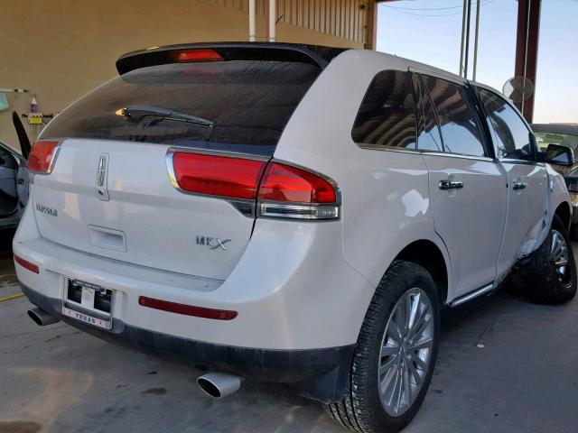 2LMDJ6JK0EBL01052 - 2014 LINCOLN MKX WHITE photo 4