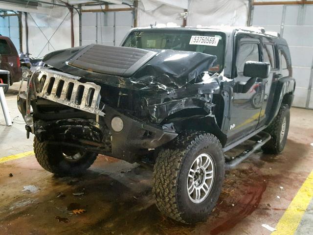 5GTEN13E688170387 - 2008 HUMMER H3 BLACK photo 2