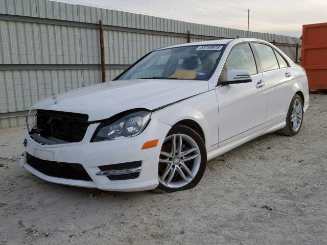 WDDGF4HB9EA964310 - 2014 MERCEDES-BENZ C 250 WHITE photo 2