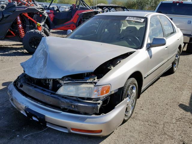 JHMCD5632VC015572 - 1997 HONDA ACCORD LX SILVER photo 2