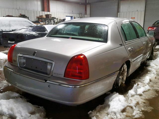 1LNHM82W65Y664749 - 2005 LINCOLN TOWN CAR S SILVER photo 4