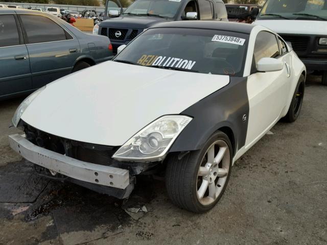 JN1AZ34D56M331704 - 2006 NISSAN 350Z COUPE WHITE photo 2