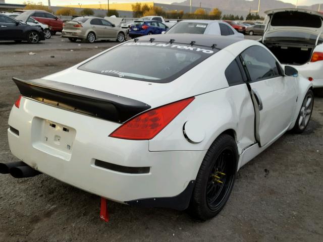 JN1AZ34D56M331704 - 2006 NISSAN 350Z COUPE WHITE photo 4