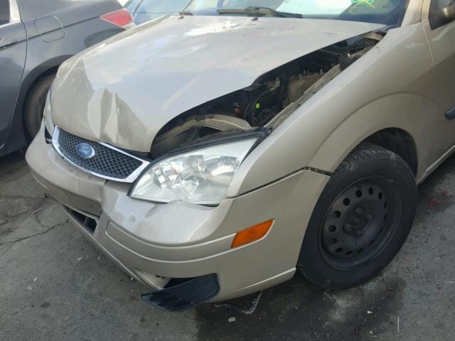 1FAFP34N26W101789 - 2006 FORD FOCUS ZX4 BEIGE photo 9