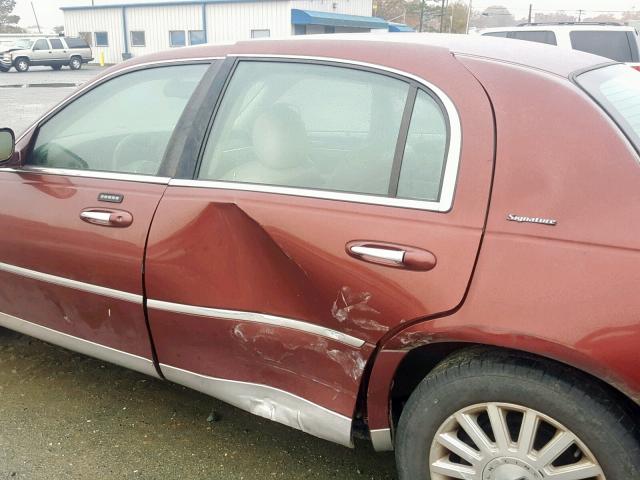 1LNHM81W04Y615739 - 2004 LINCOLN TOWN CAR E MAROON photo 9