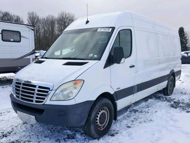 WDYPE845875222713 - 2007 FREIGHTLINER SPRINTER 2 WHITE photo 2