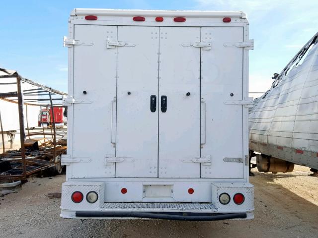 4UZAANBW61CH86577 - 2001 FREIGHTLINER CHASSIS M WHITE photo 9