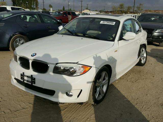 WBAUP9C54DVS94582 - 2013 BMW 128 I WHITE photo 2