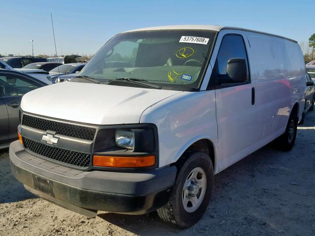 1GCFG15XX81168851 - 2008 CHEVROLET EXPRESS G1 WHITE photo 2