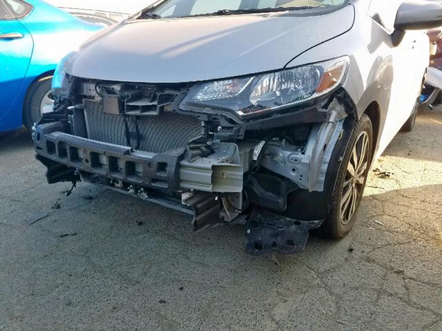 3HGGK5H92JM701020 - 2018 HONDA FIT EX SILVER photo 9