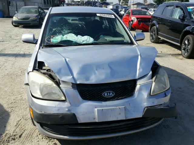 KNADE123266135676 - 2006 KIA RIO SILVER photo 9