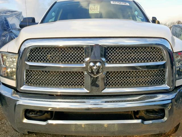 3C7WRSCL5GG165956 - 2016 RAM 3500 WHITE photo 9