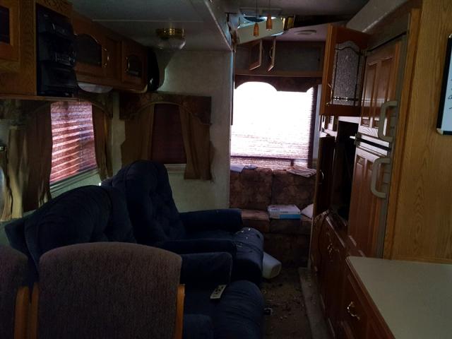 4YDF3672024059196 - 2002 KEYSTONE MONTANA WHITE photo 6