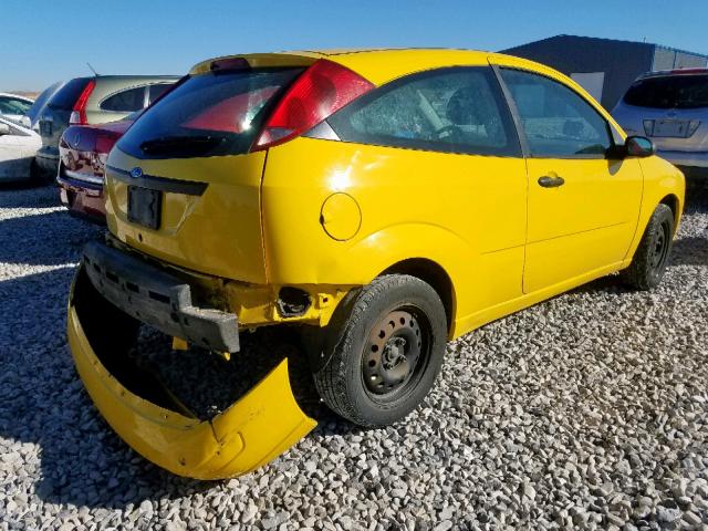 1FAFP31NX7W271520 - 2007 FORD FOCUS ZX3 YELLOW photo 4