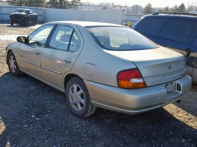 1N4DL01D1WC196215 - 1998 NISSAN ALTIMA XE GOLD photo 3