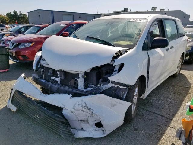 5TDZZ3DC6JS925688 - 2018 TOYOTA SIENNA L WHITE photo 2