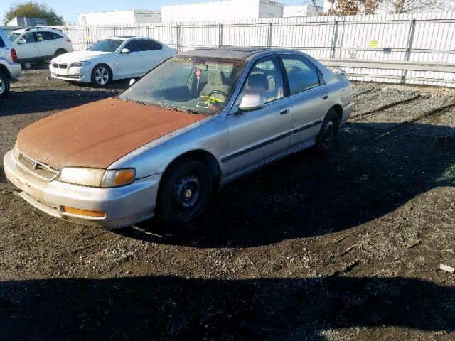 1HGCD5635TA038033 - 1996 HONDA ACCORD LX BEIGE photo 2