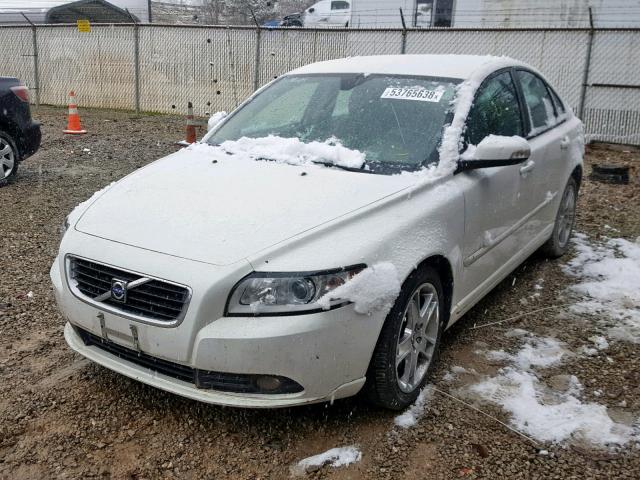 YV1382MS8A2488563 - 2010 VOLVO S40 2.4I WHITE photo 2