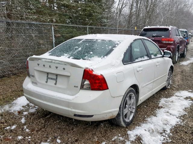 YV1382MS8A2488563 - 2010 VOLVO S40 2.4I WHITE photo 4