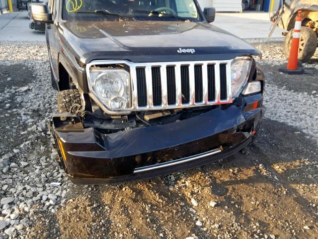 1J8GN58K28W213374 - 2008 JEEP LIBERTY LI BLACK photo 9