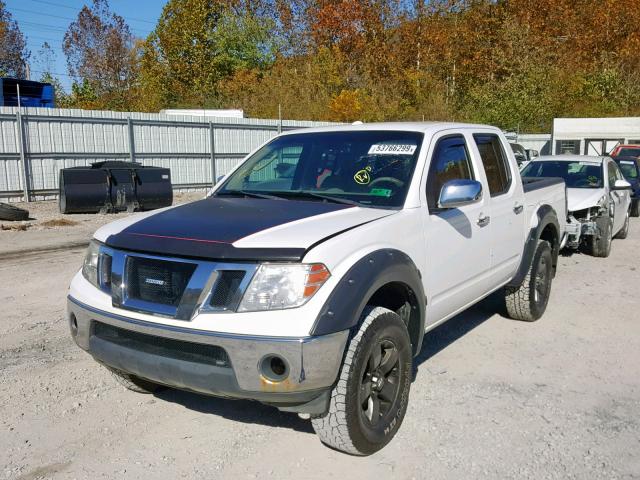 1N6AD0EV8BC404532 - 2011 NISSAN FRONTIER S WHITE photo 2