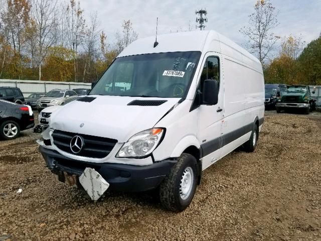 WD3PE8CB0B5572620 - 2011 MERCEDES-BENZ SPRINTER 2 WHITE photo 2