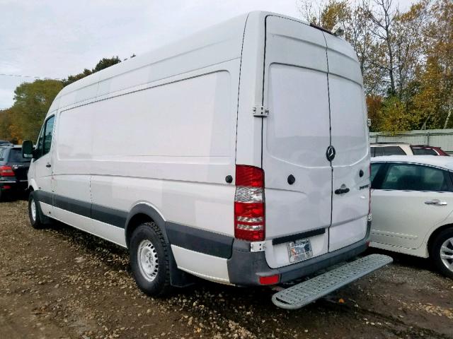 WD3PE8CB0B5572620 - 2011 MERCEDES-BENZ SPRINTER 2 WHITE photo 3