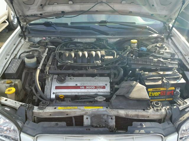 JN1CA31DX1T601772 - 2001 NISSAN MAXIMA GXE WHITE photo 7