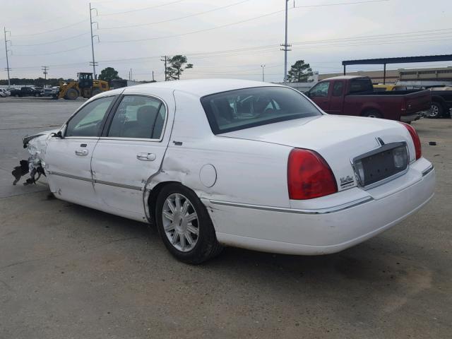 2LNBL8CV6AX615883 - 2010 LINCOLN TOWN CAR S WHITE photo 3