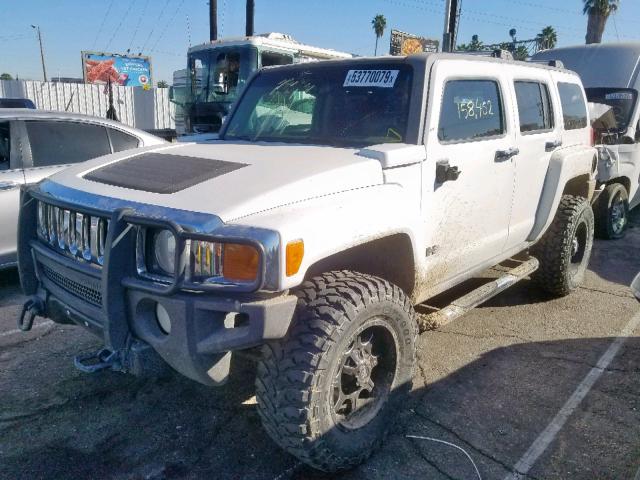 5GTDN136068126662 - 2006 HUMMER H3 WHITE photo 2