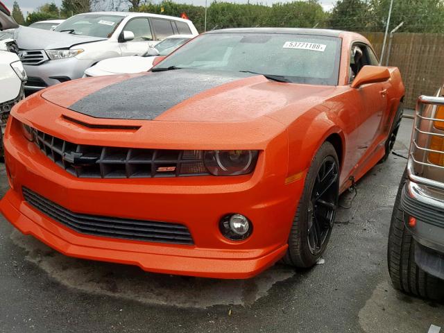 2G1FK1EJ1A9120742 - 2010 CHEVROLET CAMARO SS ORANGE photo 2