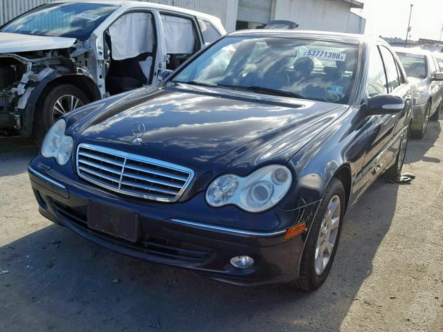 WDBRF61J05F674300 - 2005 MERCEDES-BENZ C 240 BLACK photo 2